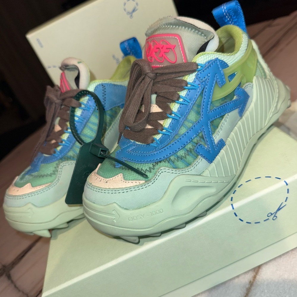 OFF-WHITE ODSY-1000 ‘light green blue’